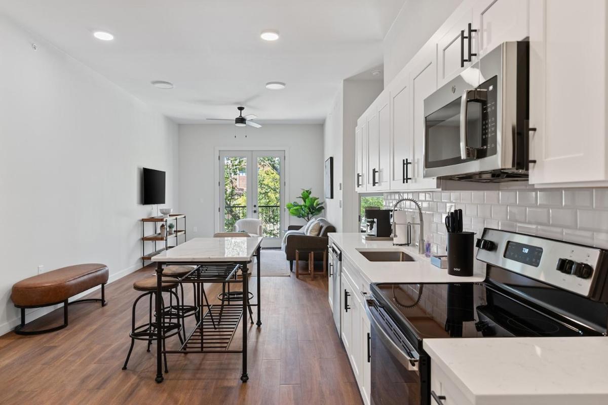 The Corbin 1303 - The Harvard Apartment